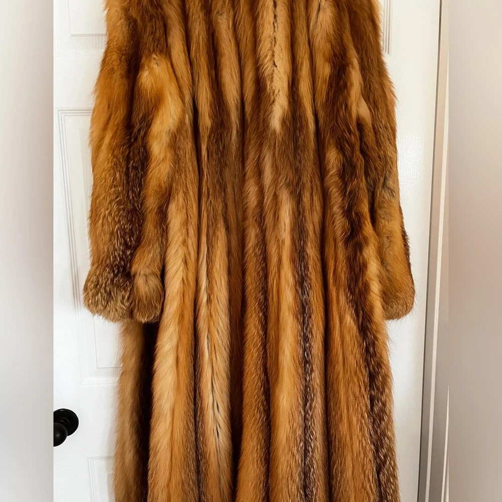 Full length fox fur coat purchase in Aspen CO. worn 1 time. - Picture 3 of 16